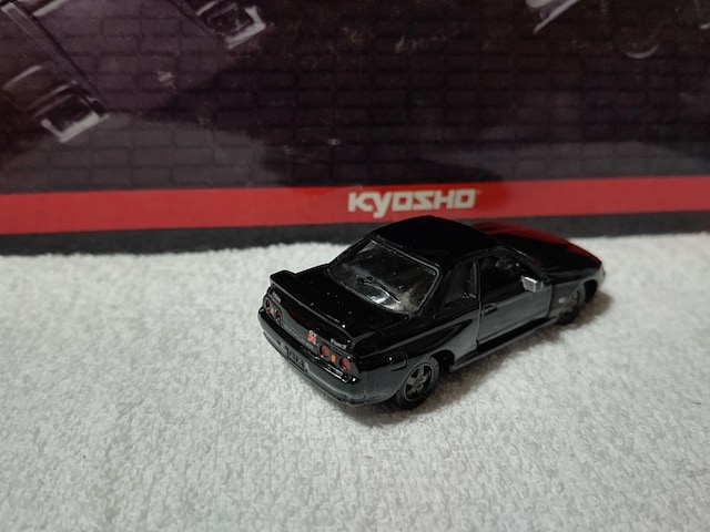 TL D XJCC R32 B  zr[ 