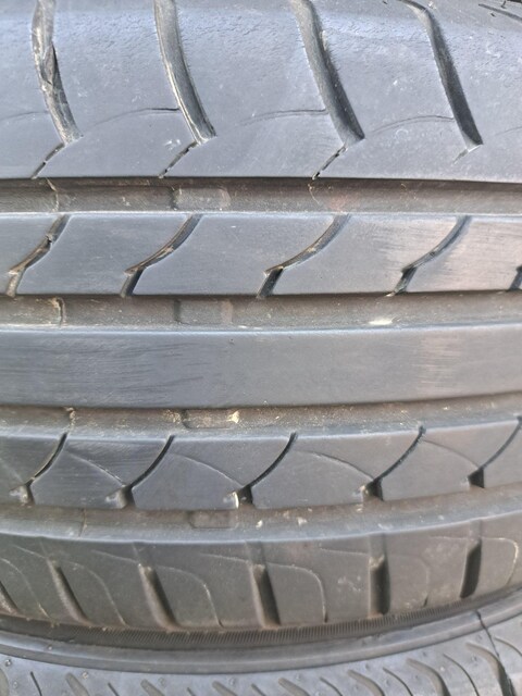 ă^C185/55R/15/82V