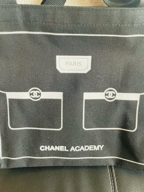 Vi Vl ACADEMY  g[gobN@ubN