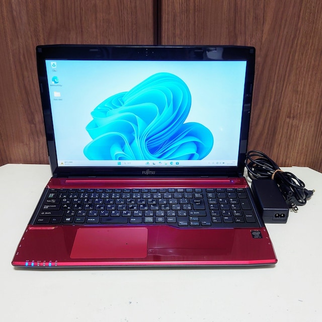 FUJITSU LIFEBOOK Corei7 16GB SSD512GB Bru-ray Windows11 WebJ  PC{/Ӌ@ 