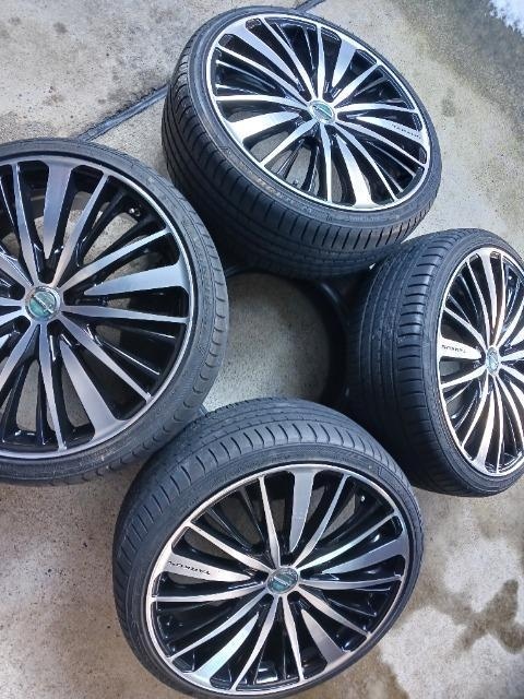 215/35R19 ă^CAA~Zbg