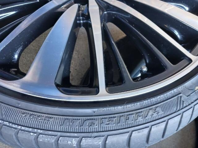 215/35R19 ă^CAA~Zbg