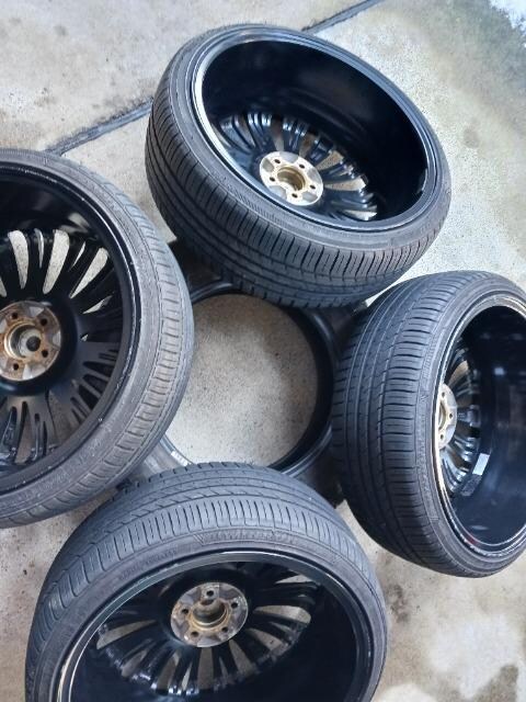 215/35R19 ă^CAA~Zbg