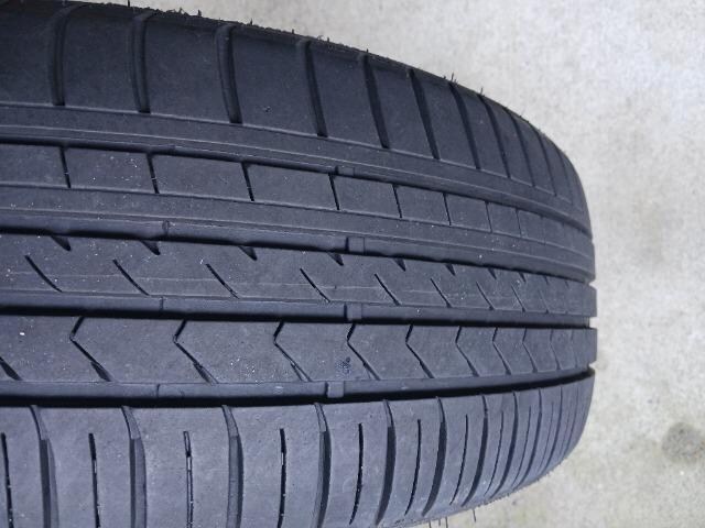215/35R19 ă^CAA~Zbg
