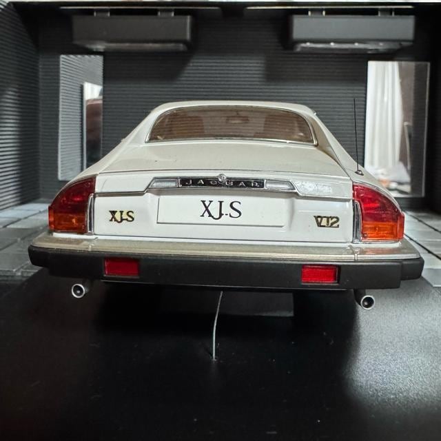 ŖWi I[gA[g 1/18 WK[ XJ-S zCg1980  zr[ 