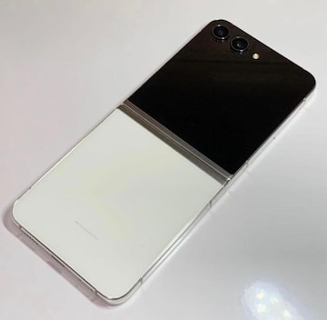 yǕizMNV[ Galaxy Flip 5b256gbbSIMt[