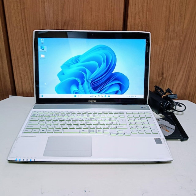 FUJITSU LIFEBOOK Corei7 16GB SSD512GB u[C ^b`pl  WebJ  PC{/Ӌ@ 