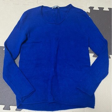 UNIQLO JV~A100%̃Z[^[