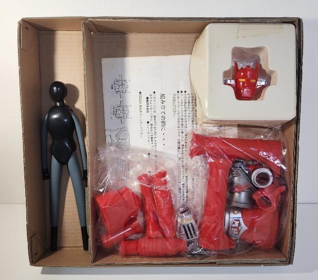 【レア物・美品】浪漫堂 アクションポーズ マッハバロン 完成品 浪漫堂 アクションポーズマッハバロン 組立式フィギュア(内部に