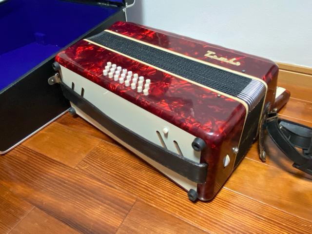 Tombo アコーディオン　専用ケース付き　動作品　良品　1905-02-1 Tombo アコーディオン 専用ケース付き 動作品 良品 1905-02-1