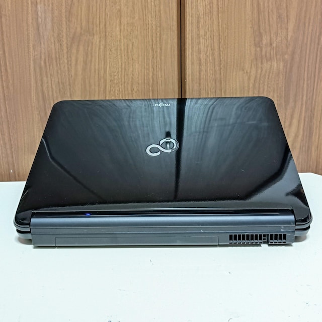 FUJITSU LIFEBOOK Corei7 16GB SSD512GB WebJ Blu-ray Windows11  PC{/Ӌ@ 