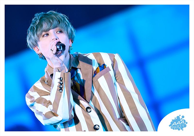 Amazon.co.jp: 【生写真】 AAA 末吉秀太 B-4 会員限定版