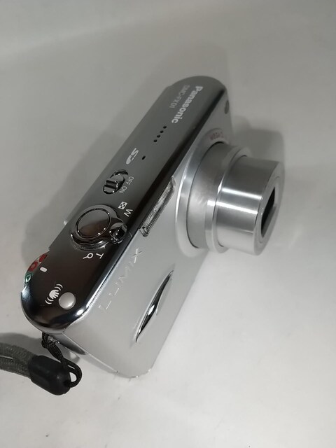 Panasonic LUMIX DMC-FX01