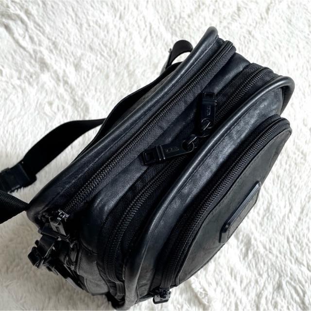 i TUMI gD~ At@2 I[U[ V_[obO {bNX   uh 