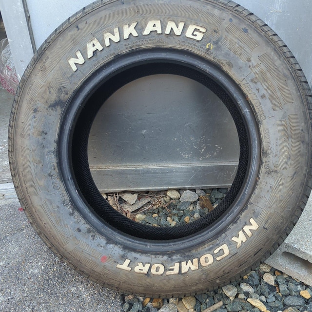 ^C175/70R13E1{  /oCN