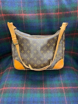 LOUIS VUITTON  uE V_[obO CBg obO@fB[X@MI 864