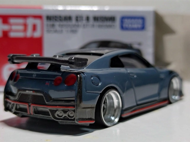 yg~JzY GT-R NISMO  zr[ 