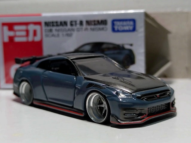 yg~JzY GT-R NISMO  zr[ 