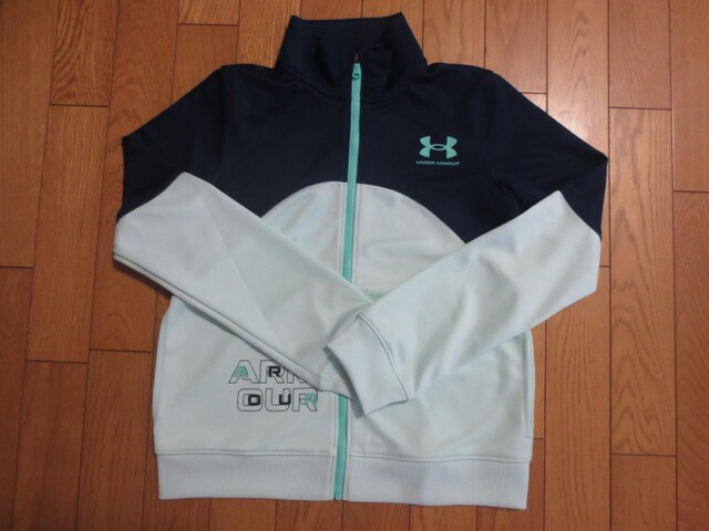 UNDER ARMOUR  A_[A[}[@|GXe@tWbv@㒅@YLG 