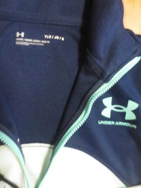 UNDER ARMOUR  A_[A[}[@|GXe@tWbv@㒅@YLG