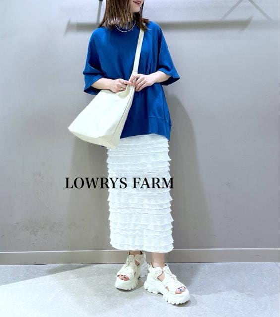 Vi@LOWRYS FARMBIGTVc  t@bV 