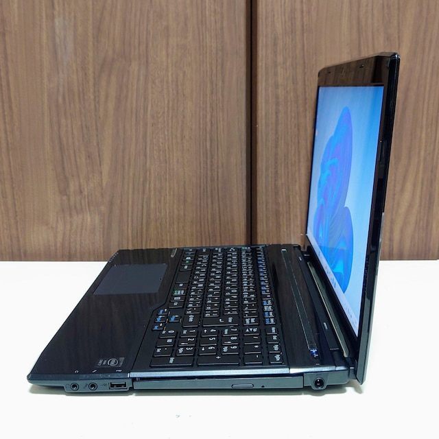 FUJITSU LIFEBOOK Corei7 8GB SSD256GB u[C Word Excel WebJ  PC{/Ӌ@ 