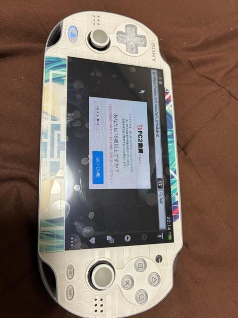 PSVita ~N Limited Edition Wi-Fif {  Q[{/\tg 