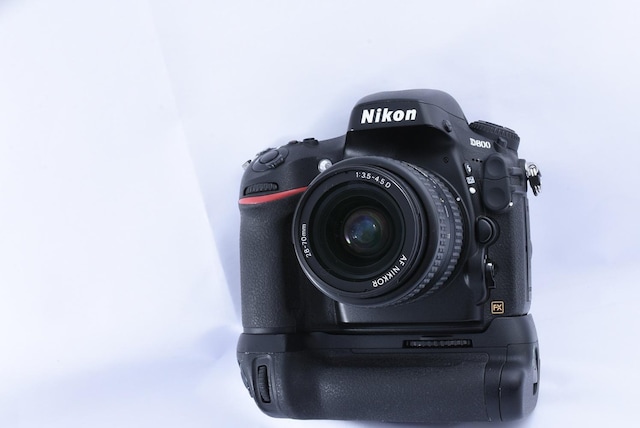 i Nikon D800 MB-D12 Y 28-70mm Zbg   Ɠd/AV 