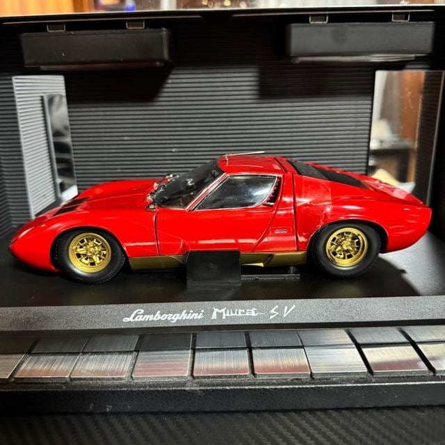 ŖWi  1/18 {M[j ~E P400SV bh  zr[ 