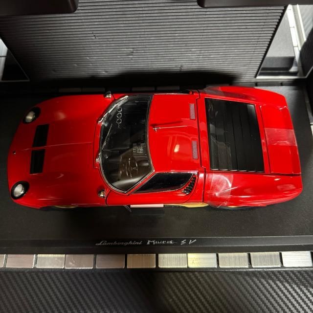 ŖWi  1/18 {M[j ~E P400SV bh  zr[ 