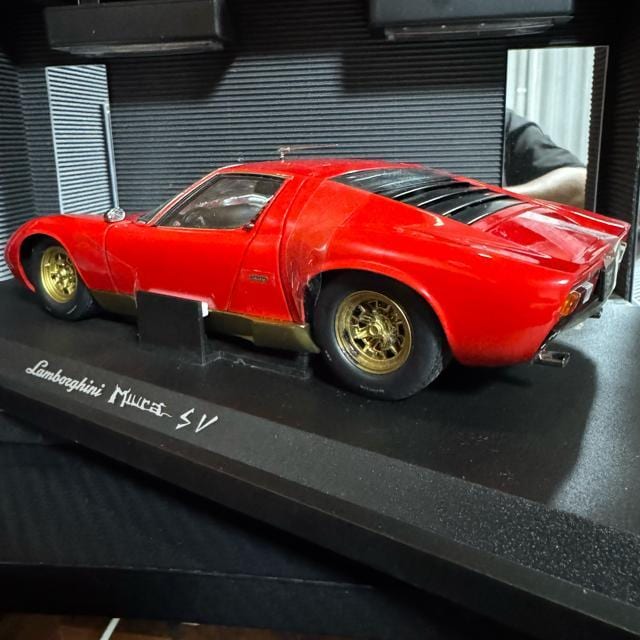 ŖWi  1/18 {M[j ~E P400SV bh  zr[ 
