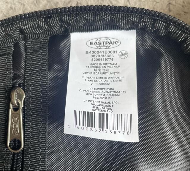 Vi@EASTPAK(C[XgpbNjUSA  Flat Oval~j|[`@ubN@AEghA
