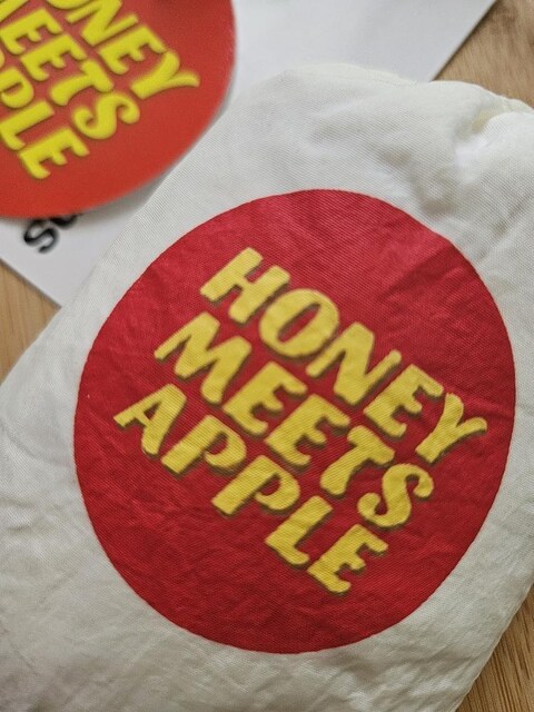 Oriens JOURNAL STANDARDHONEY MEETS APPLE  AbvGRobO@zCg