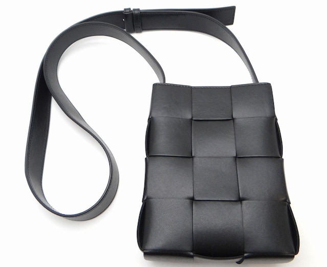 BOTTEGAVENETA {beKEFl^ JZbg ~j NX{fBobO V_[obO ubNUSED  uh 