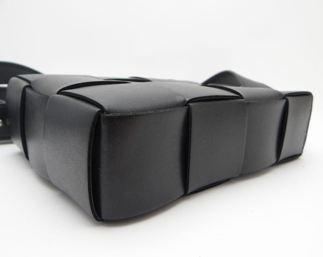 BOTTEGAVENETA {beKEFl^ JZbg ~j NX{fBobO V_[obO ubNUSED  uh 
