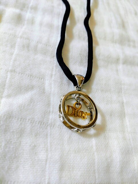 ŏI啝l@@A@izChristian Dior@`[J[@lbNX
