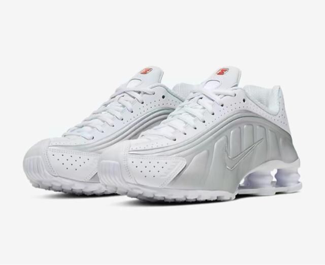 NIKE SHOX R4   uh 