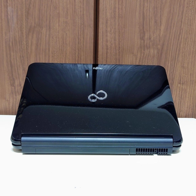 FUJITSU LIFEBOOK Corei7 8GB SSD256GB u[C Windows11 WebJ  PC{/Ӌ@ 