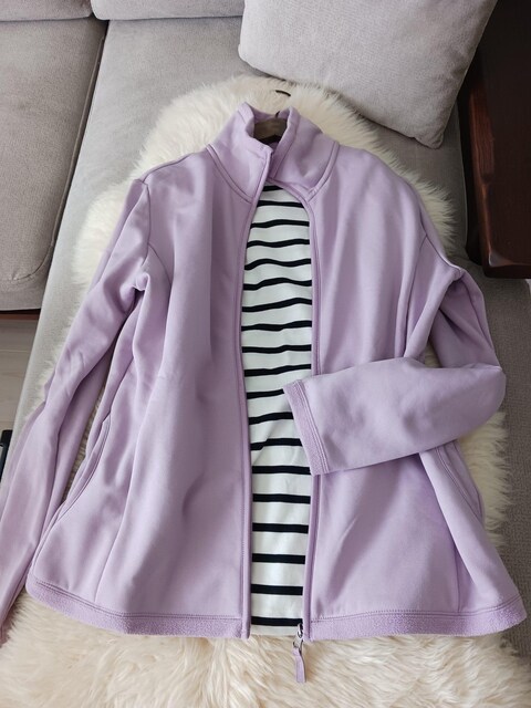 UNIQLOE^~t[X̂WbvAbv