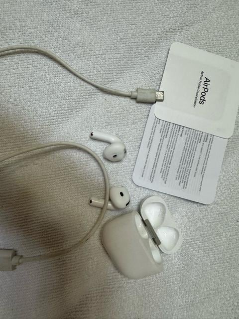 Apple Abv GA|bY 4 AirPods 4 MXP93J/A ANeBumCYLZOڃf  Ɠd/AV 