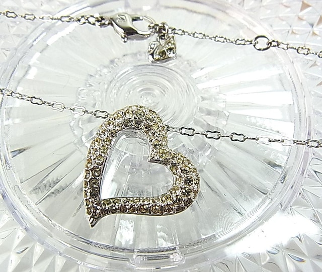 500~X^Ki@SWAROVSKI XtXL[@lbNX