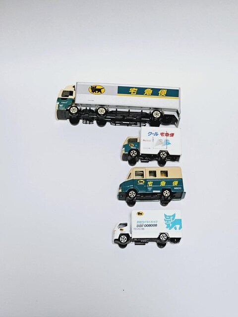 g~J }g}  4Zbg ^gbN } N[} z炭炭pbN@TOMICA  zr[ 