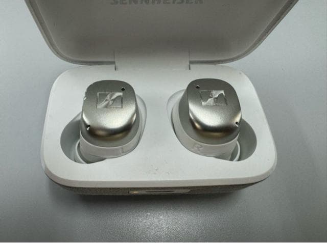 [nCU[ MOMENTUM True Wireless 4 t i  Ɠd/AV 