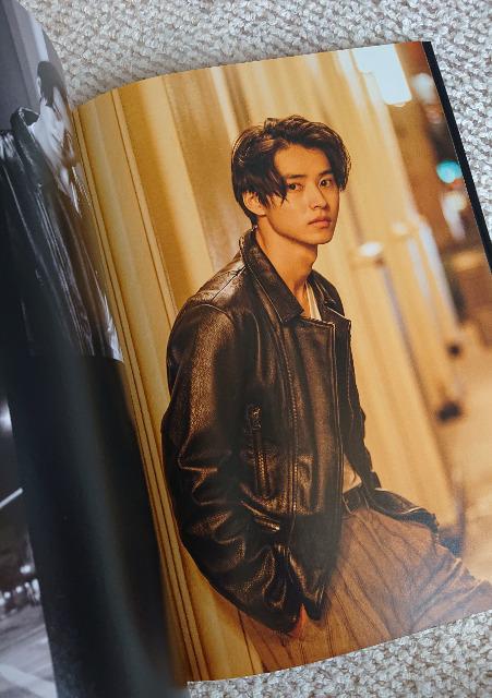 大型本☆山崎賢人 写真集 「KENTO YAMAZAKI」10TH YEAR