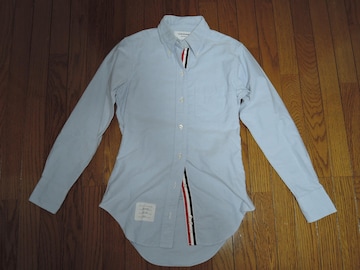 THOM BROWNE guE gR[ C pCsOVc Vc 0u[ SHIRTS{^_EVc