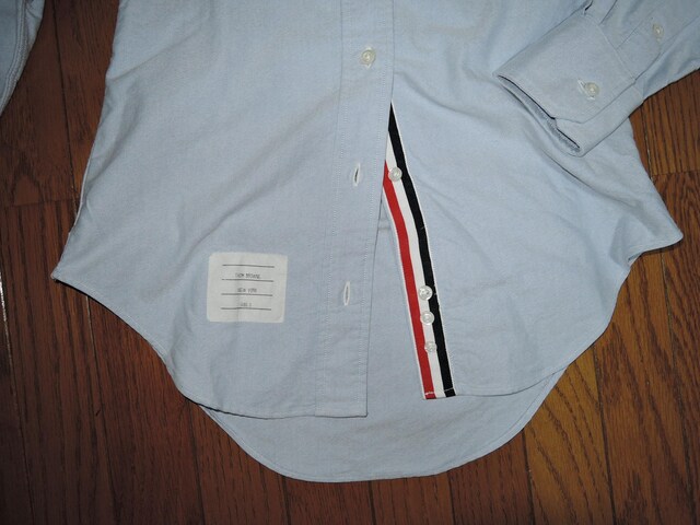 THOM BROWNE guE gR[ C pCsOVc Vc 0u[ SHIRTS{^_EVc  uh 