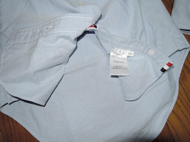 THOM BROWNE guE gR[ C pCsOVc Vc 0u[ SHIRTS{^_EVc  uh 