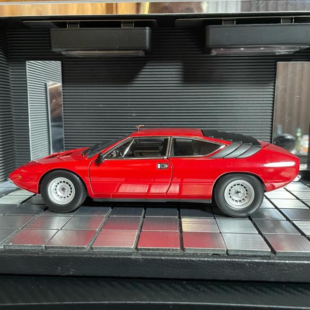Wi  1/18 {M[j EbR bh  zr[ 