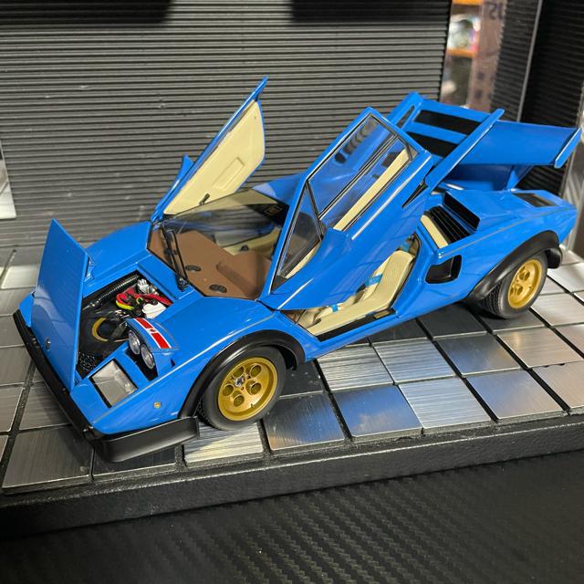 激レア!未展示品 京商 1/18 ランボルギーニカウンタックLP500S