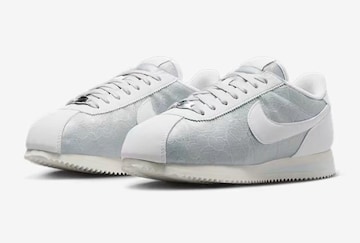 NIKE Rebc